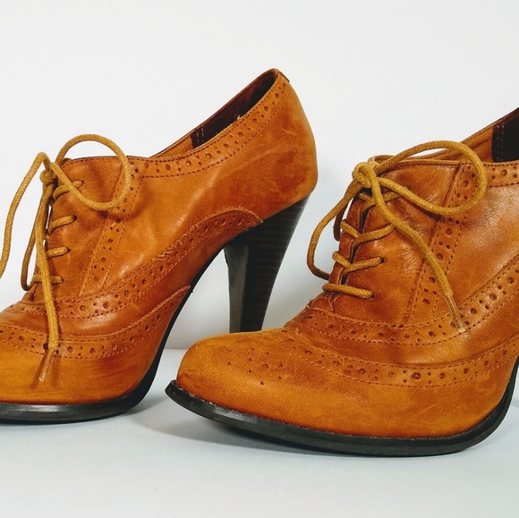 Tan Aldo laced heels! - Picture 6 of 8